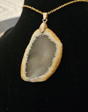 Natural Agate Slice Pendant Necklace in Cream And  Yellow Tones